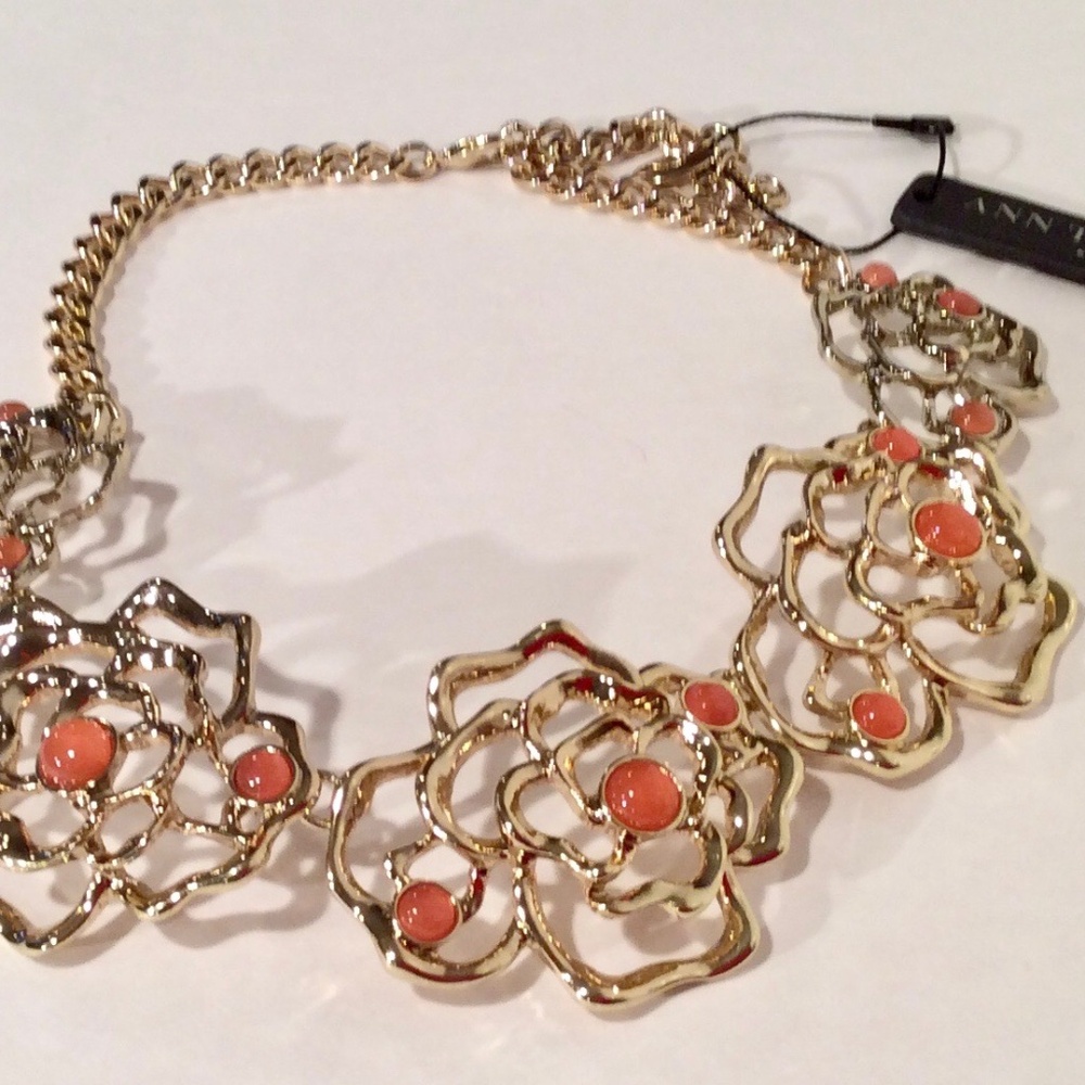 NWT - Ann Taylor Statement Necklace